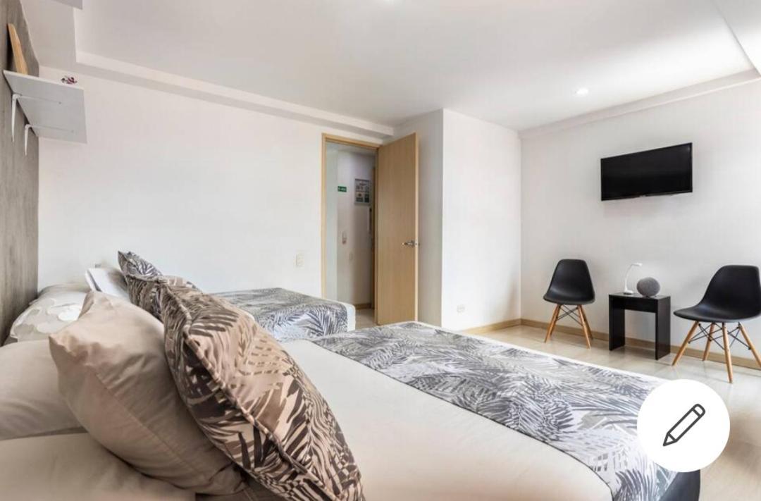 Beautiful & Comfortable In Laureles Medellin
